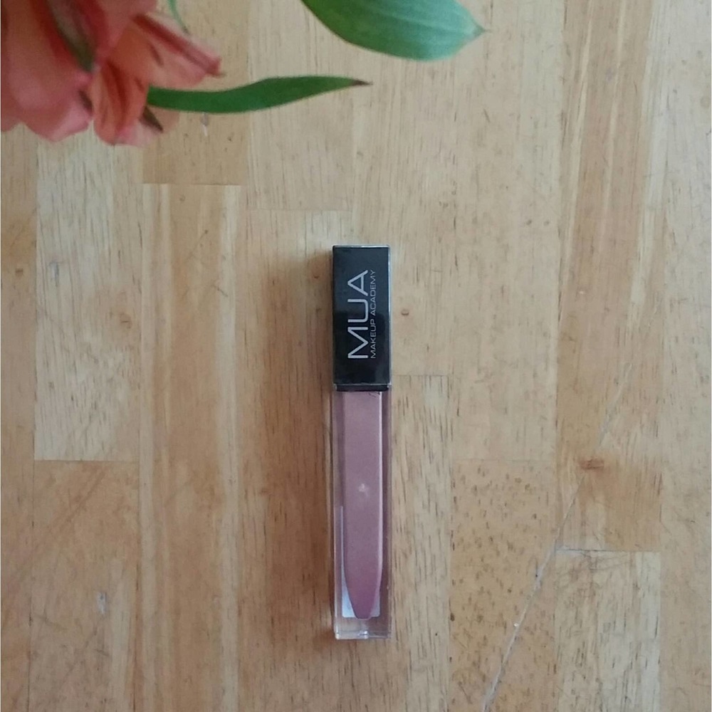 MUA Makeup Academy Metallic Liquid Lipstick Golden Blush